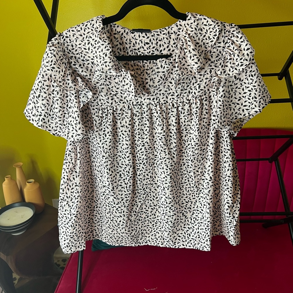 Brand New with Tags baby pink with black pattern baby doll ruffle top